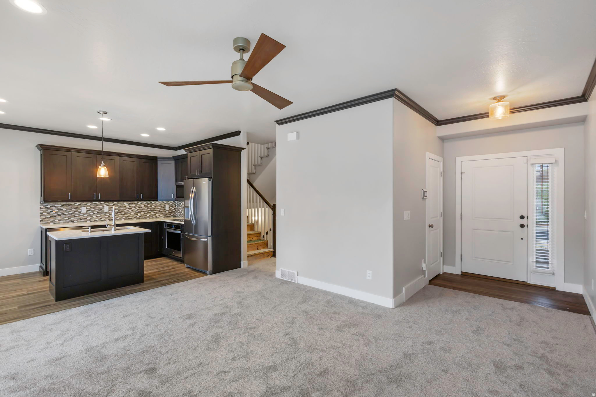 WHITE PINES - Residential