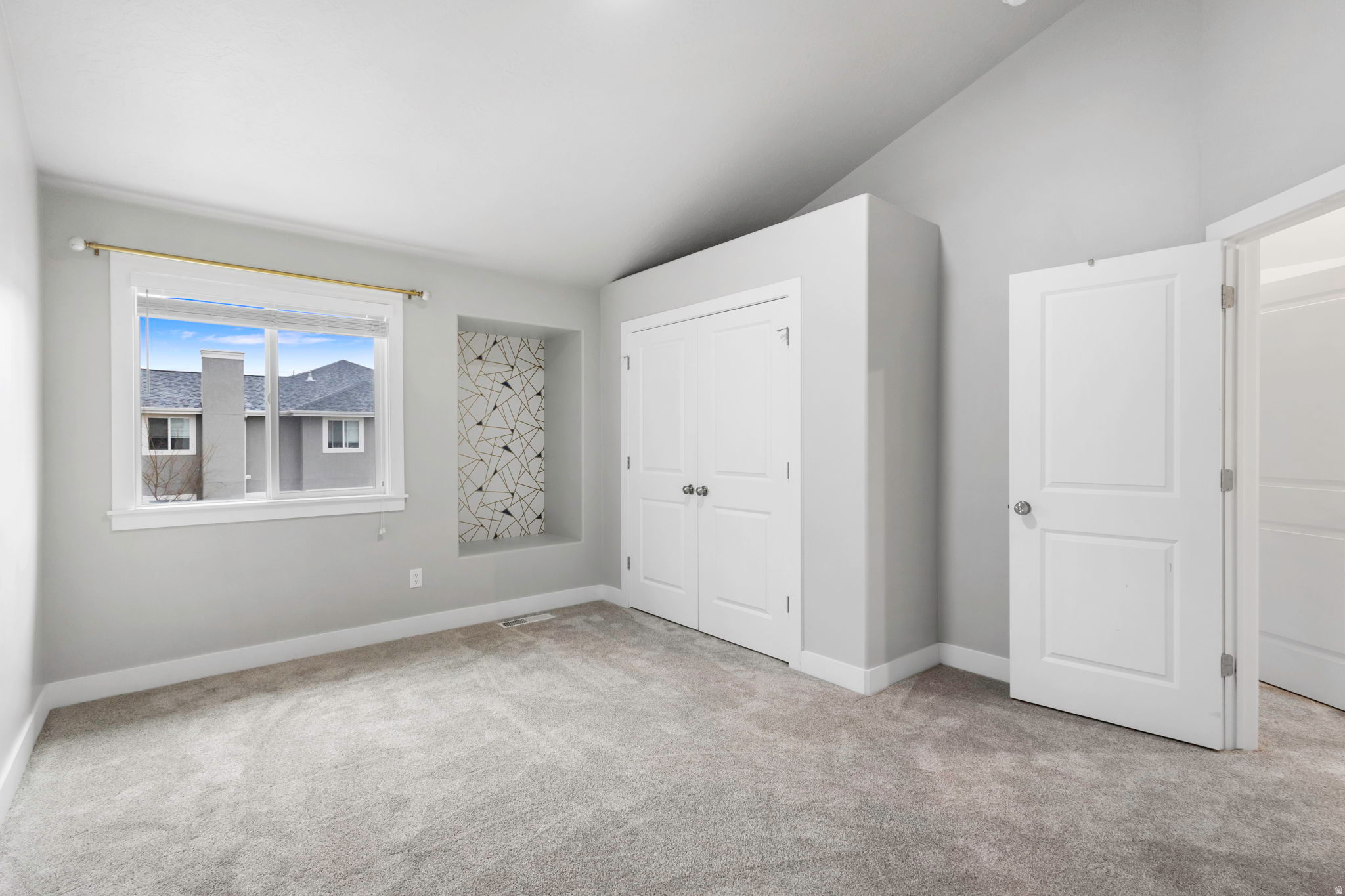 WHITE PINES - Residential