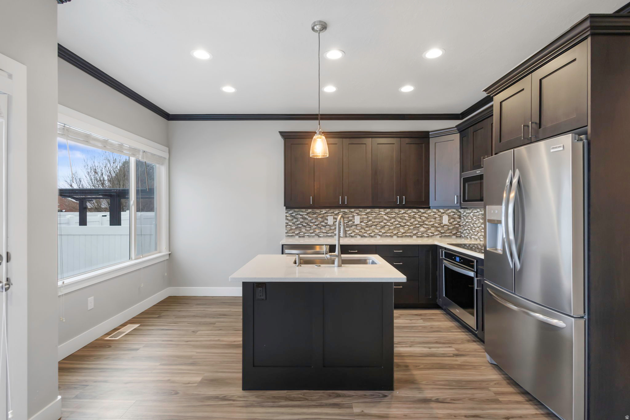 WHITE PINES - Residential