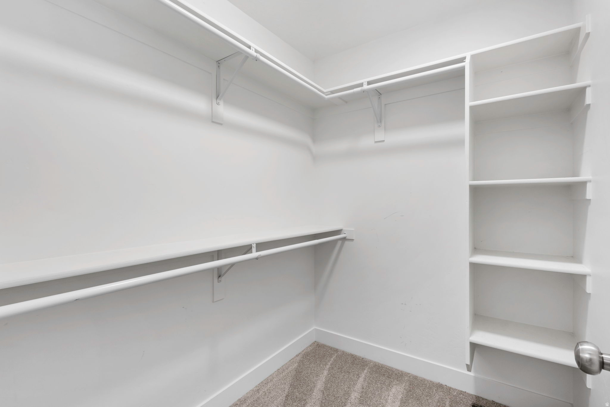 WHITE PINES - Residential