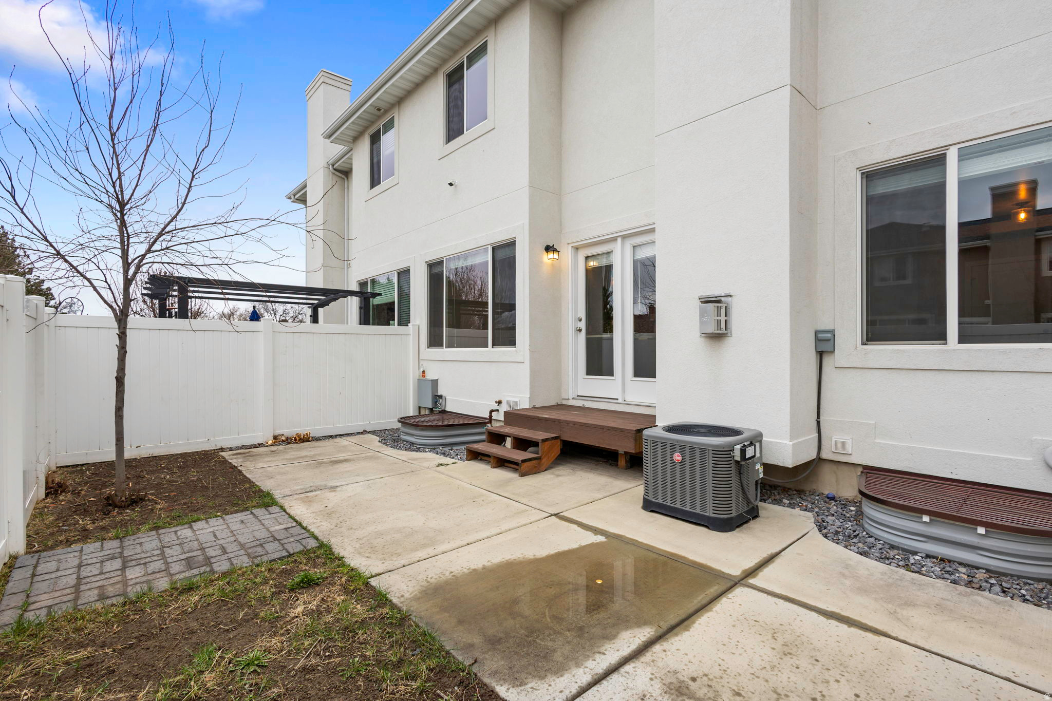 WHITE PINES - Residential