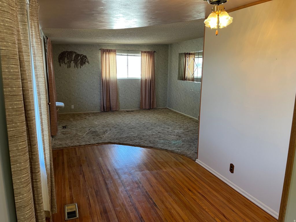 Photo of 325 S 200 E, Tooele, UT 84074 (MLS # 2153196)