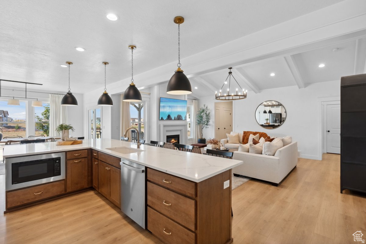 DAYBREAK - Residential