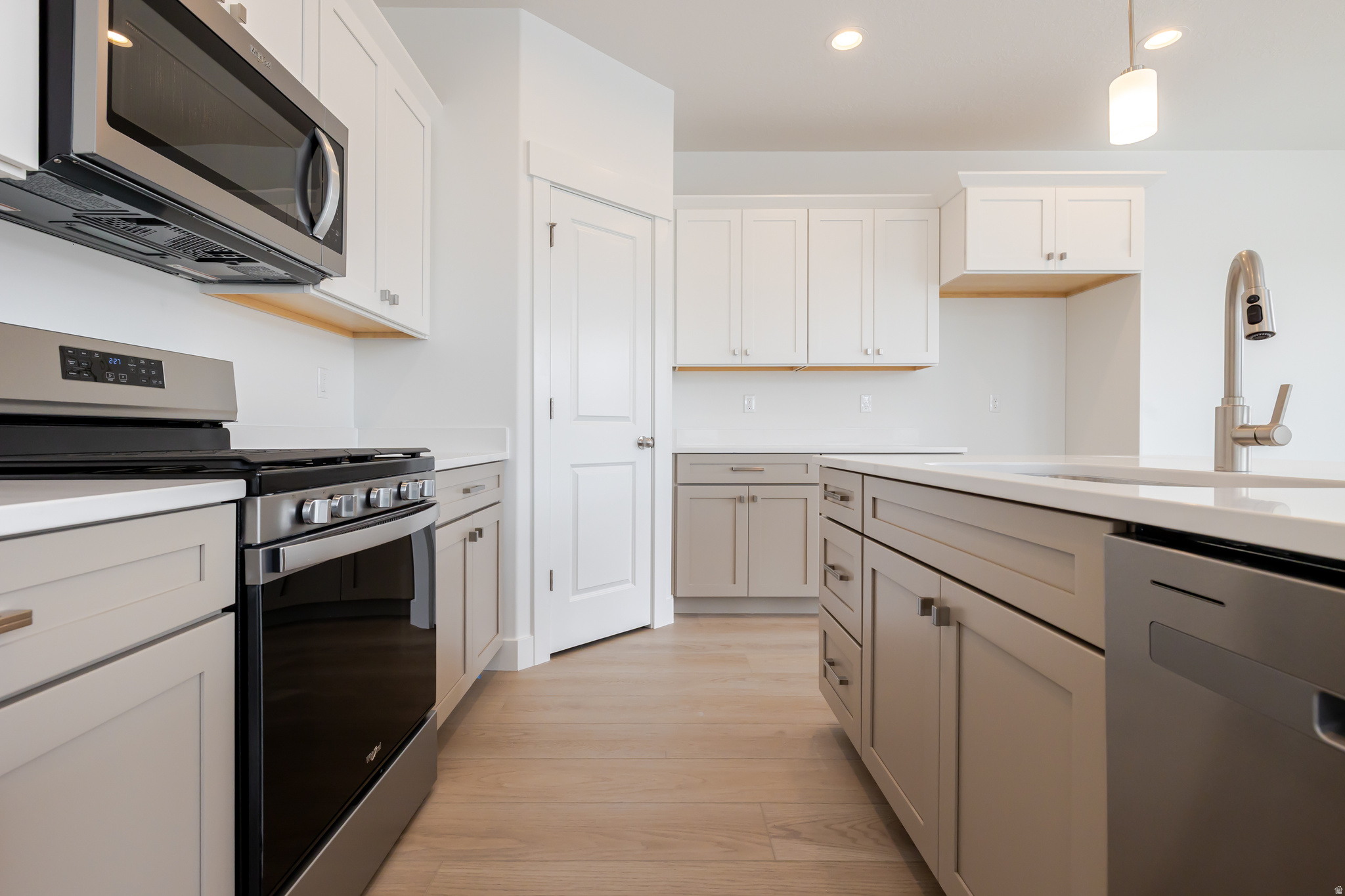 RIVER POINT - Residential