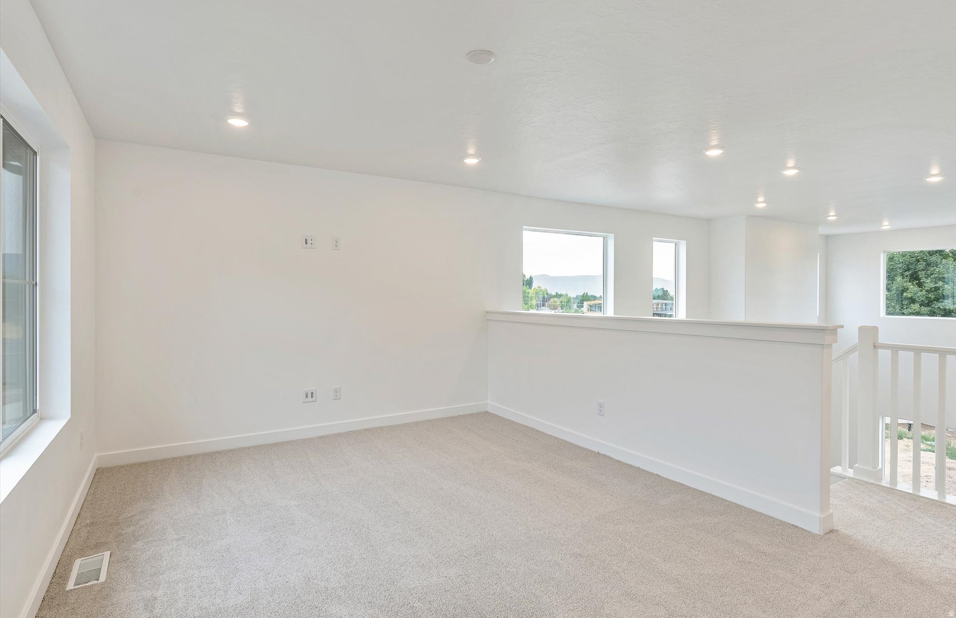 FOOTHILLS - Residential