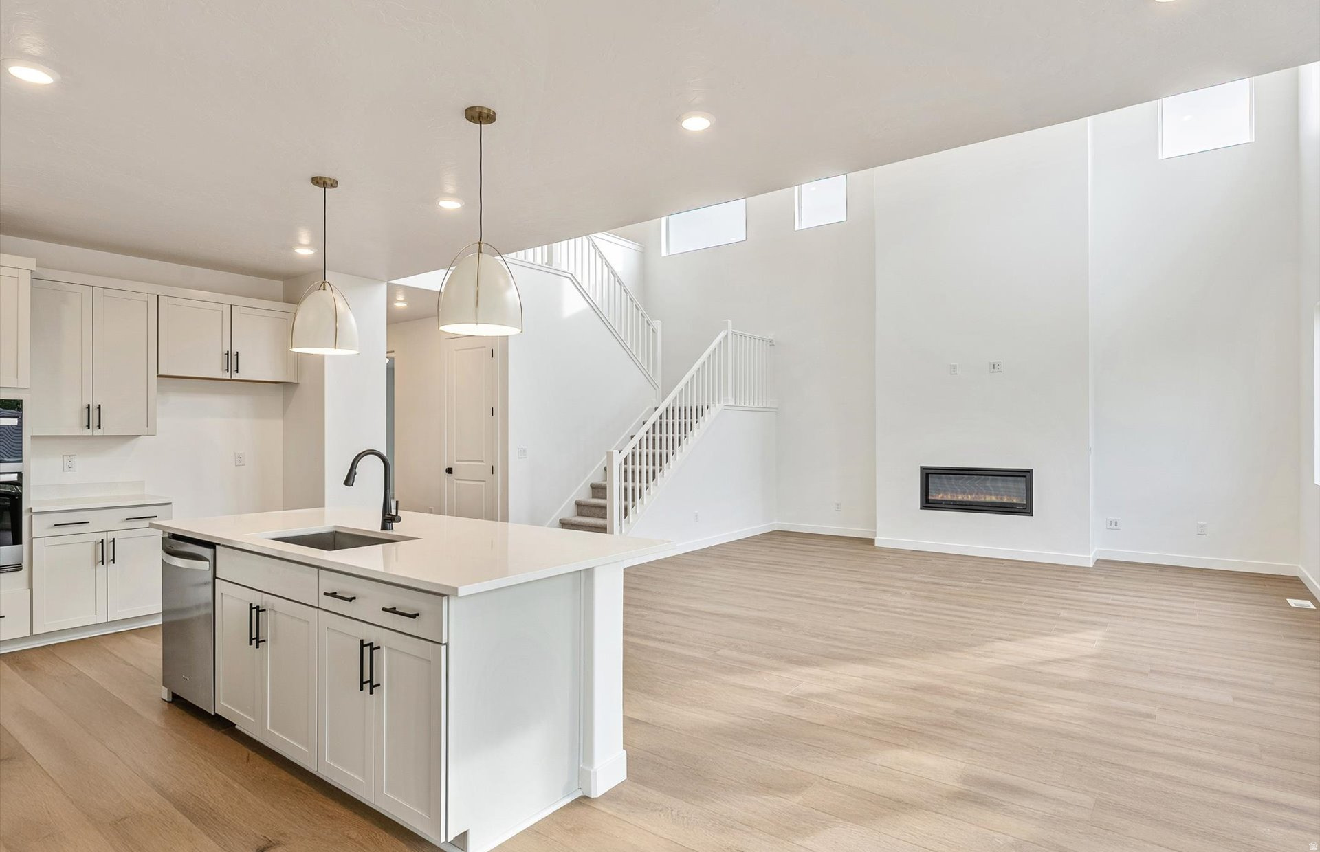 FOOTHILLS - Residential