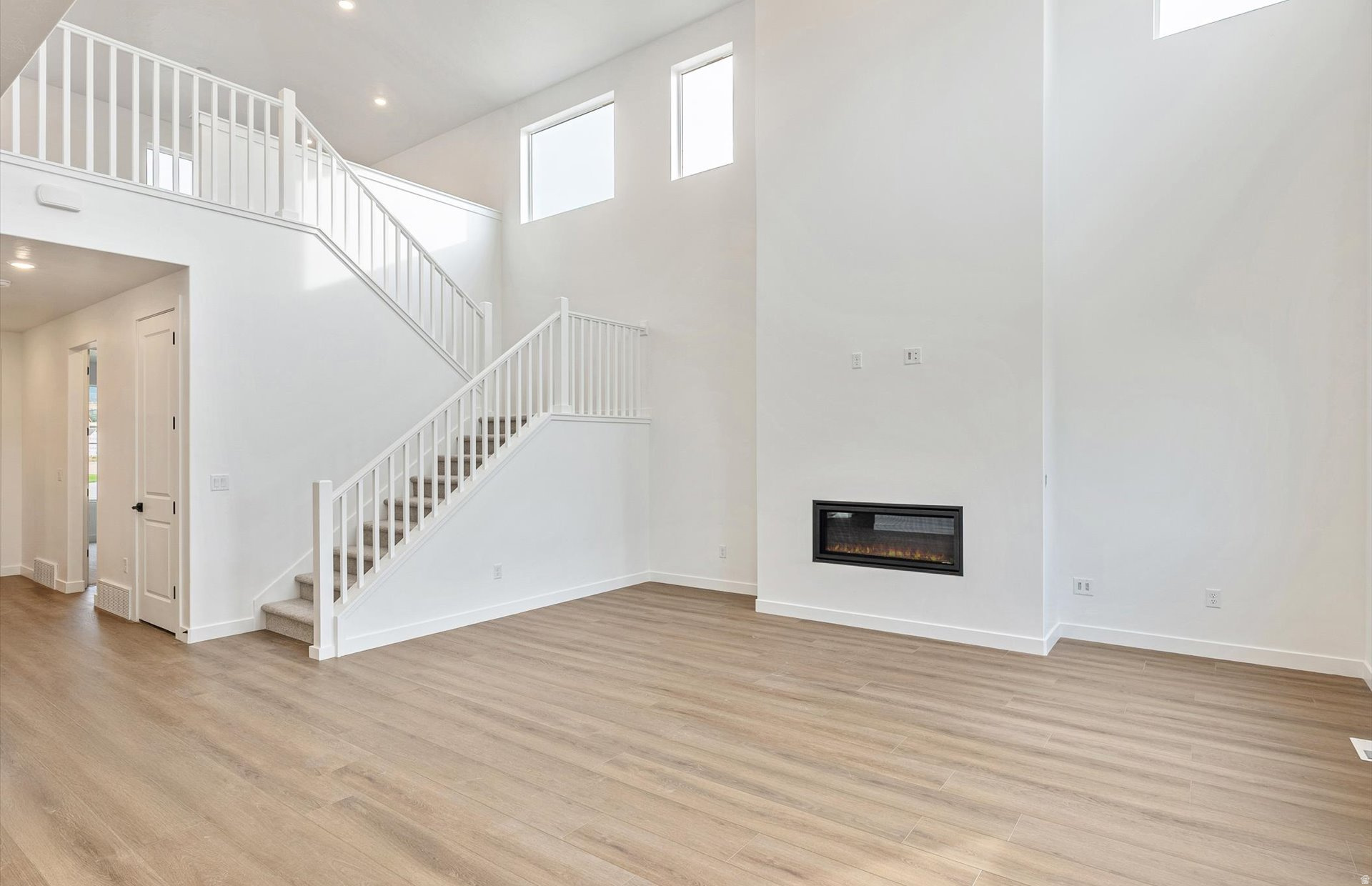 FOOTHILLS - Residential