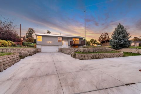 Tiny photo for 390 S SALEM DR, Salem, UT 84653 (MLS # 2140223)