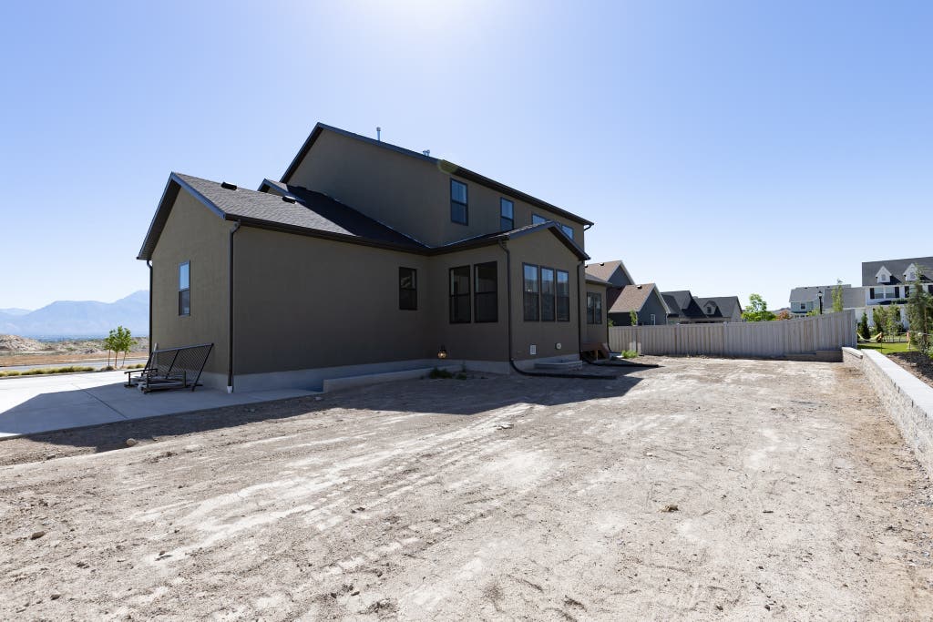 Photo of 847 S ENSIGN DR #173, Saratoga Springs, UT 84045 (MLS # 2163304)