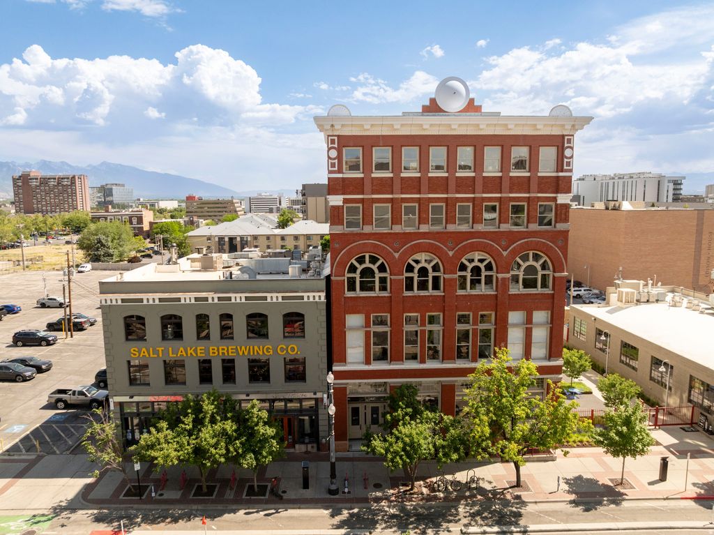 Photo of 159 W BROADWAY #411, Salt Lake City, UT 84101 (MLS # 2151044)