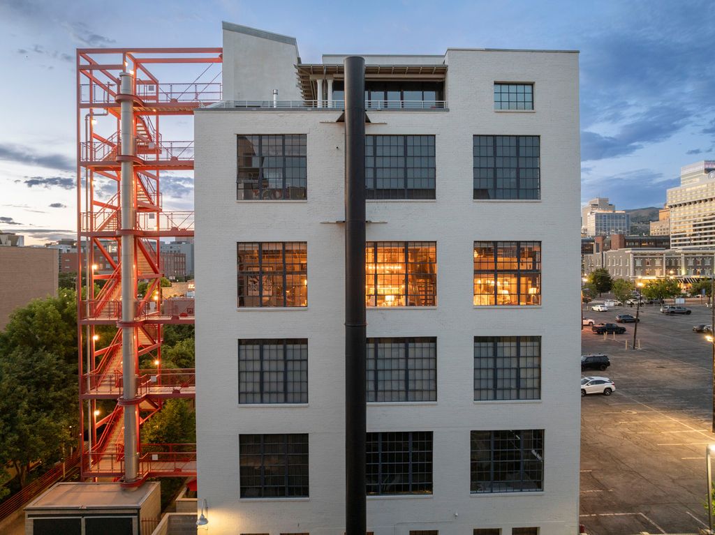 Photo of 159 W BROADWAY #411, Salt Lake City, UT 84101 (MLS # 2151044)