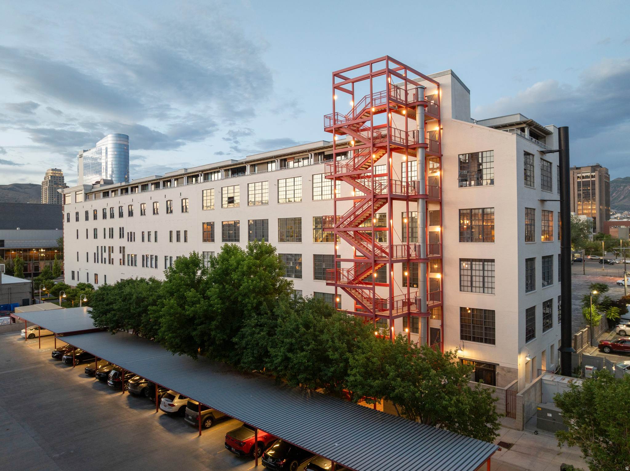 BROADWAY LOFTS CONDO - Residential