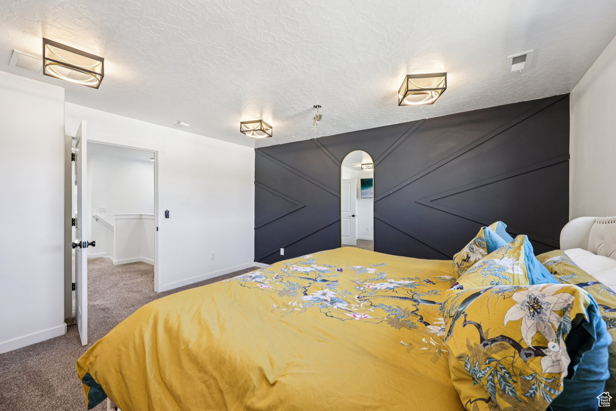 GATEWAY TO LITTLE VALLEY - Residential