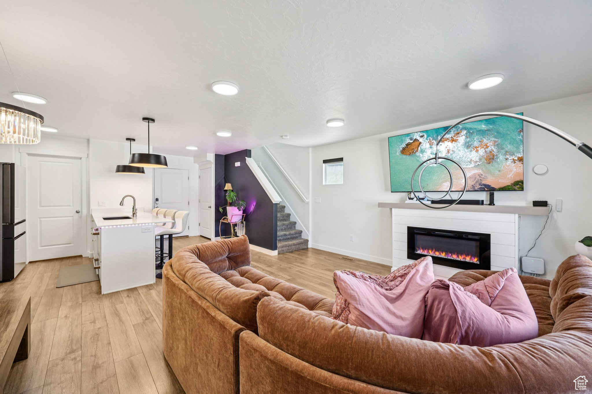 GATEWAY TO LITTLE VALLEY - Residential