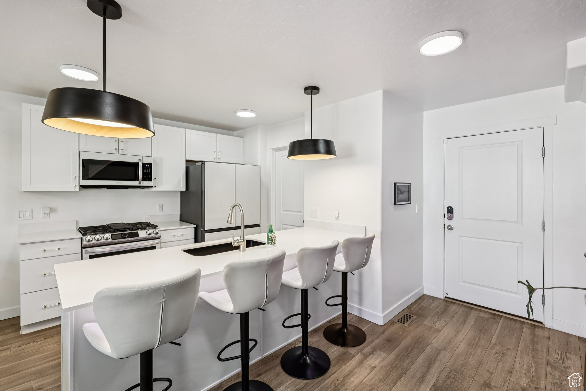 GATEWAY TO LITTLE VALLEY - Residential