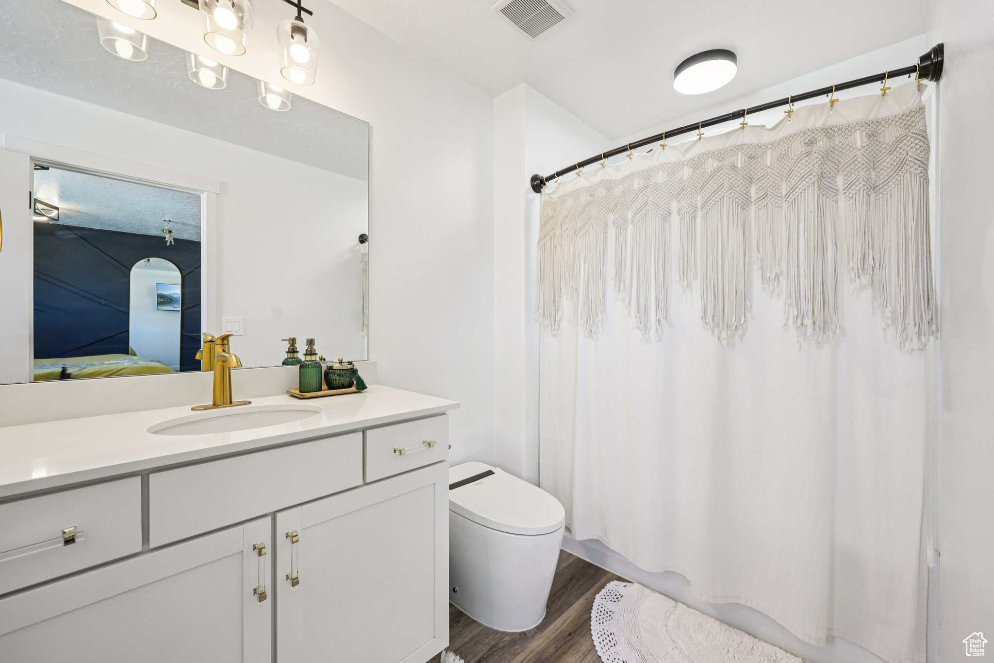 GATEWAY TO LITTLE VALLEY - Residential
