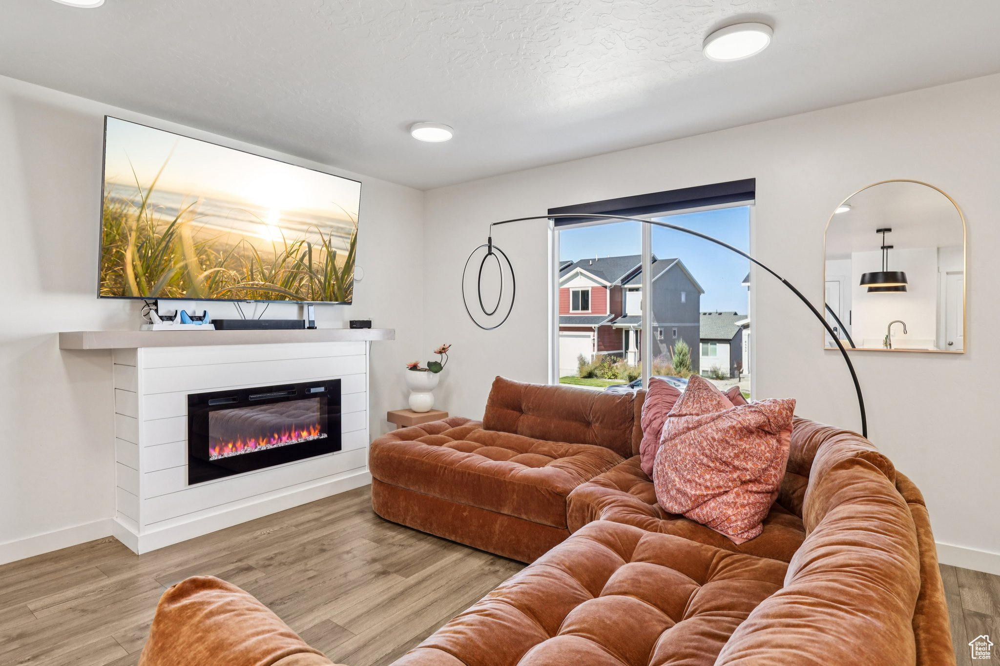 GATEWAY TO LITTLE VALLEY - Residential