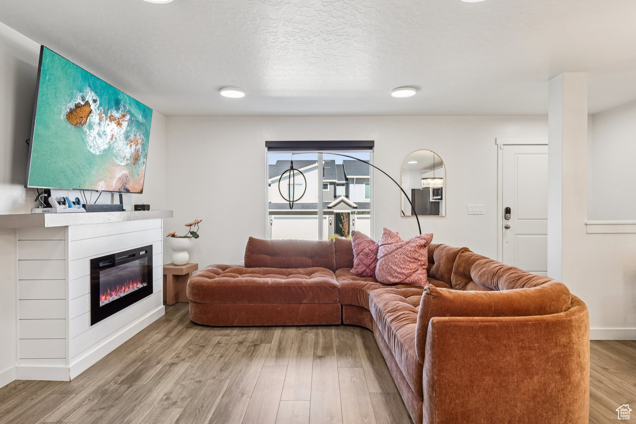 GATEWAY TO LITTLE VALLEY - Residential