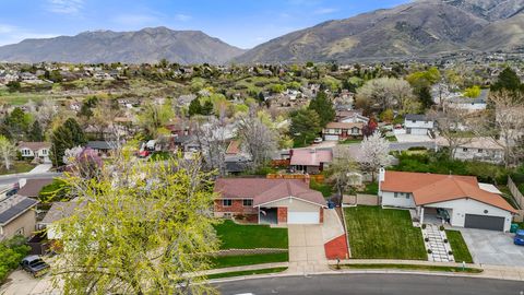 Tiny photo for 1626 HEATHER DR, Layton, UT 84040 (MLS # 2147150)