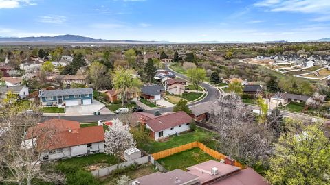 Tiny photo for 1626 HEATHER DR, Layton, UT 84040 (MLS # 2147150)