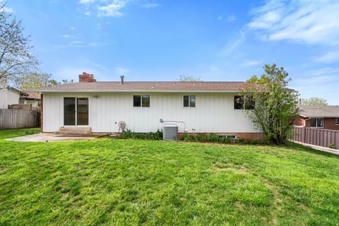 Tiny photo for 1626 HEATHER DR, Layton, UT 84040 (MLS # 2147150)