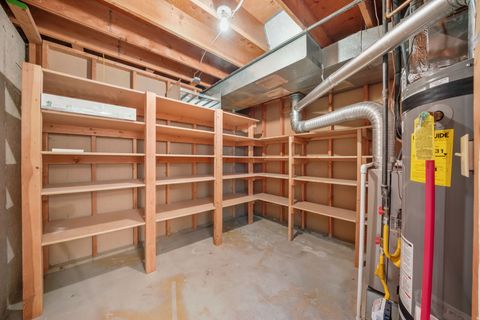 Tiny photo for 1626 HEATHER DR, Layton, UT 84040 (MLS # 2147150)