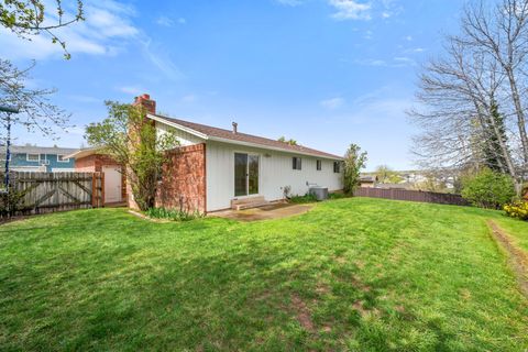 Tiny photo for 1626 HEATHER DR, Layton, UT 84040 (MLS # 2147150)