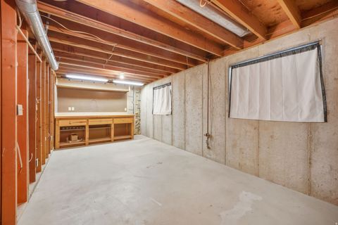 Tiny photo for 1626 HEATHER DR, Layton, UT 84040 (MLS # 2147150)