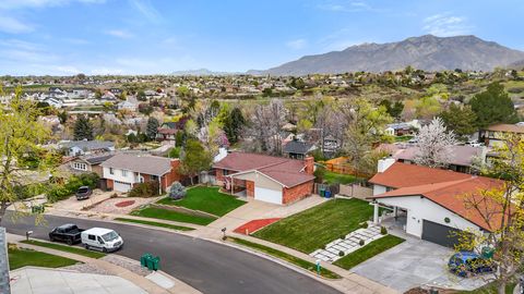 Tiny photo for 1626 HEATHER DR, Layton, UT 84040 (MLS # 2147150)