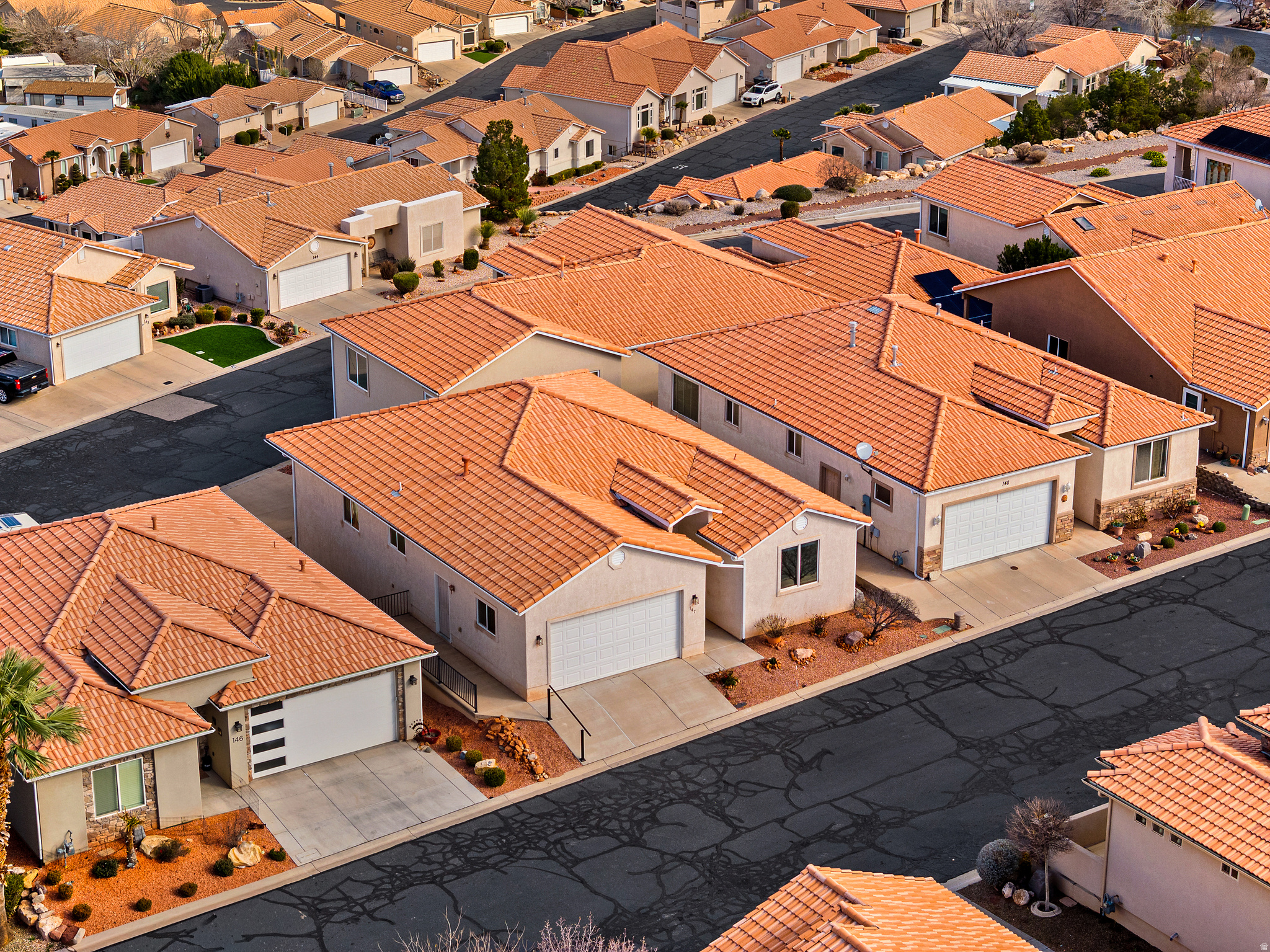 RIDGEPOINTE - Residential