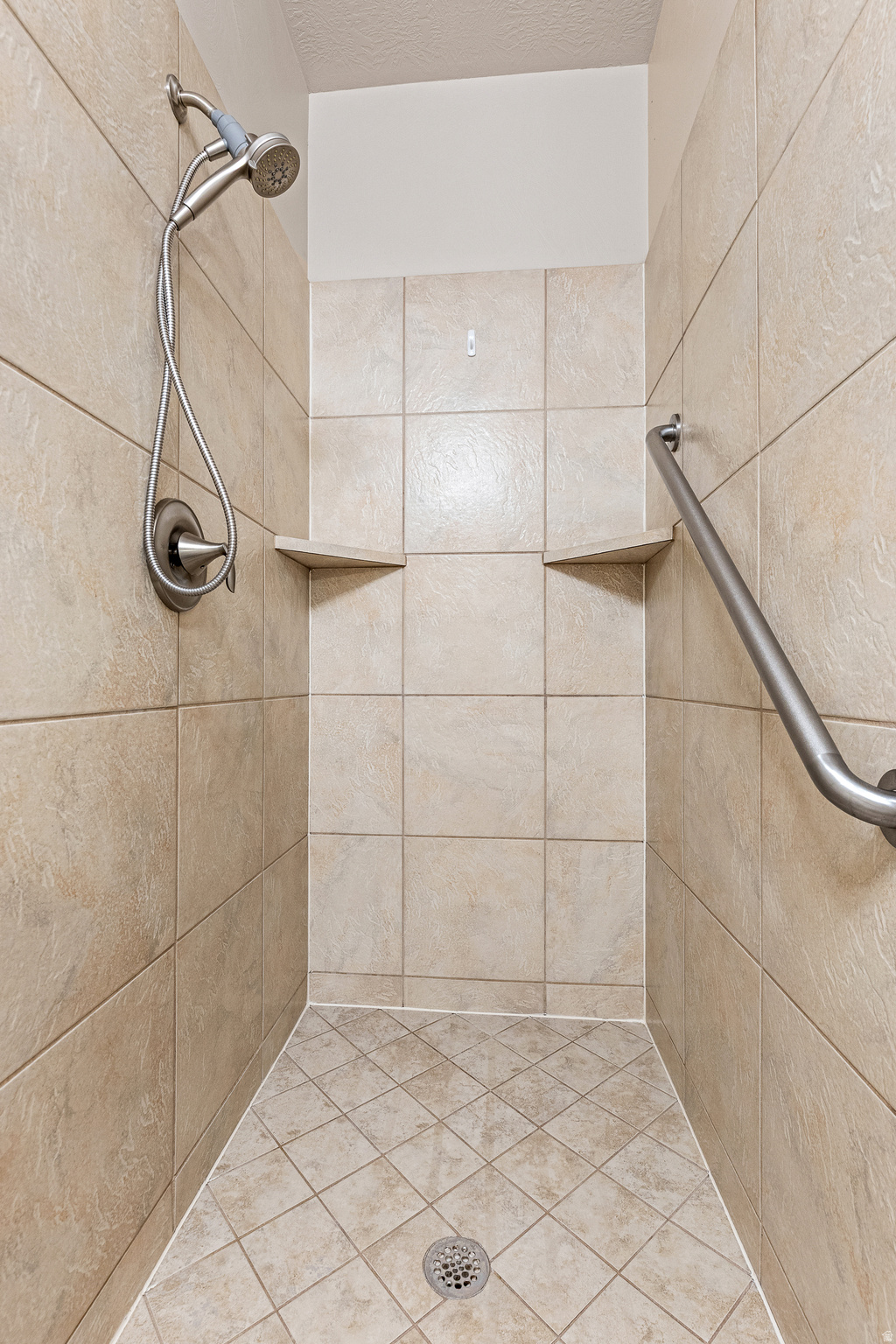 RIDGEPOINTE - Residential