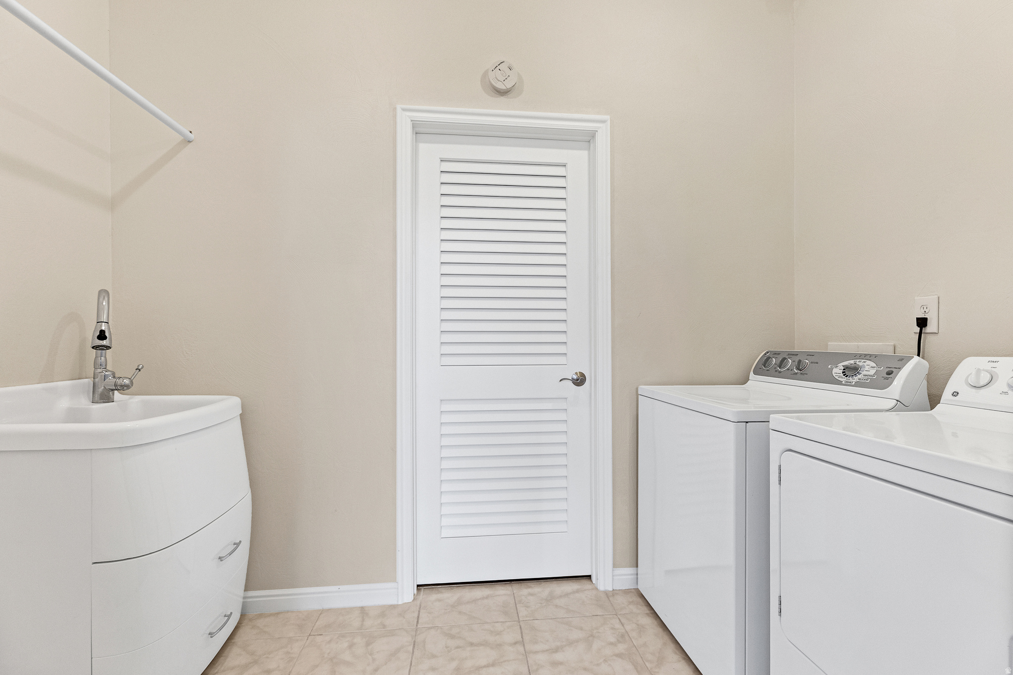 RIDGEPOINTE - Residential