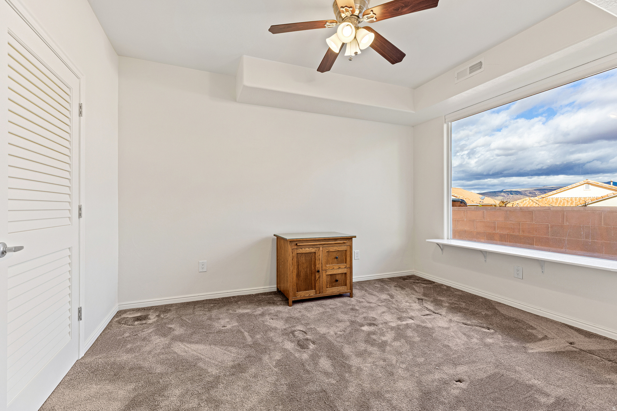 RIDGEPOINTE - Residential