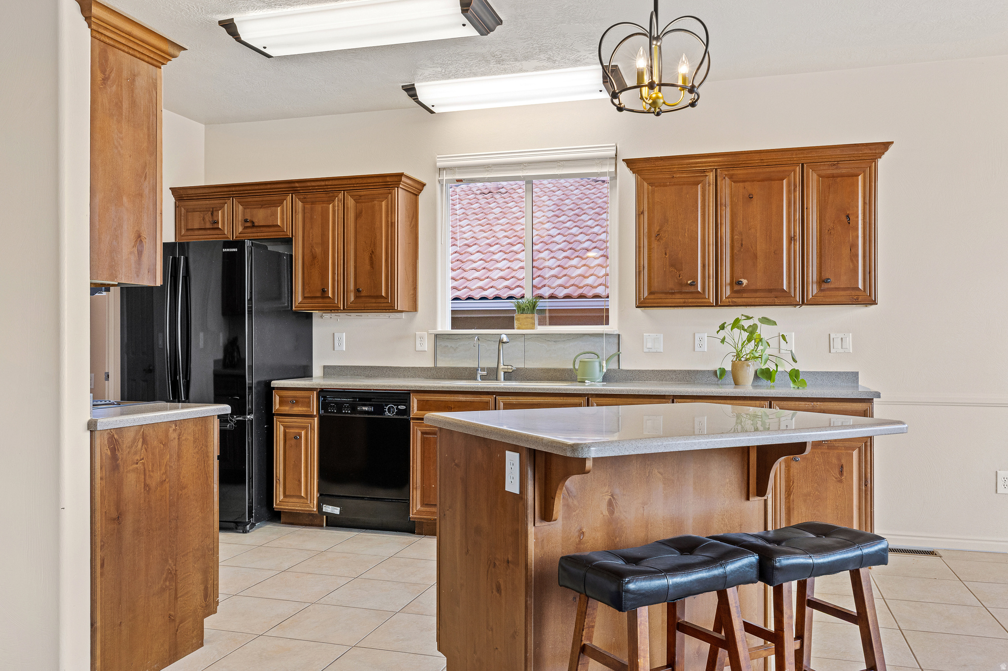 RIDGEPOINTE - Residential