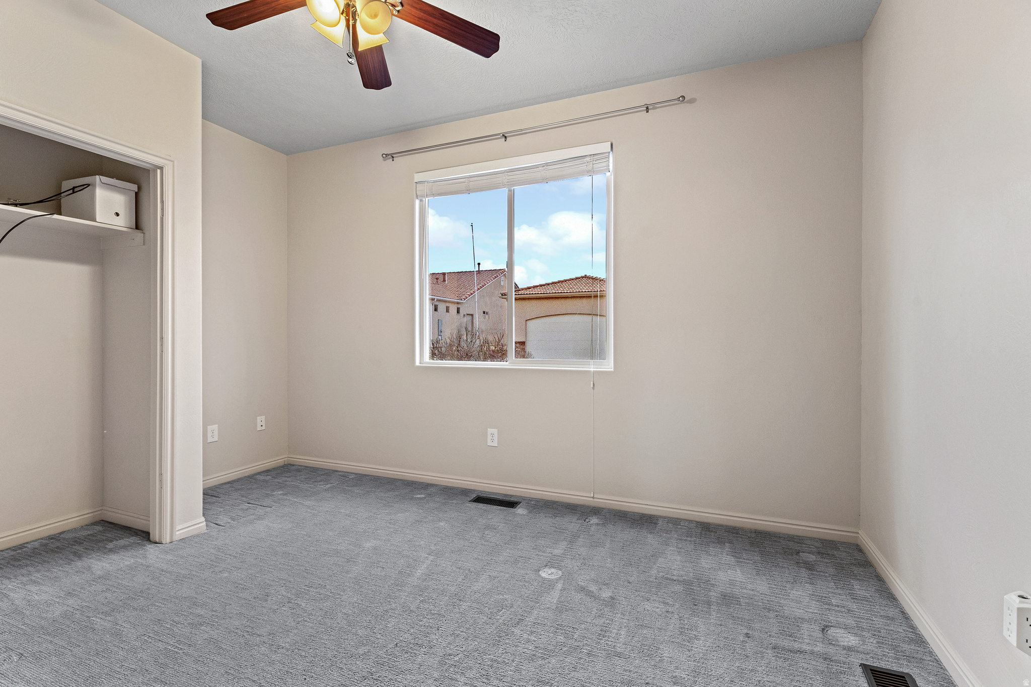 RIDGEPOINTE - Residential