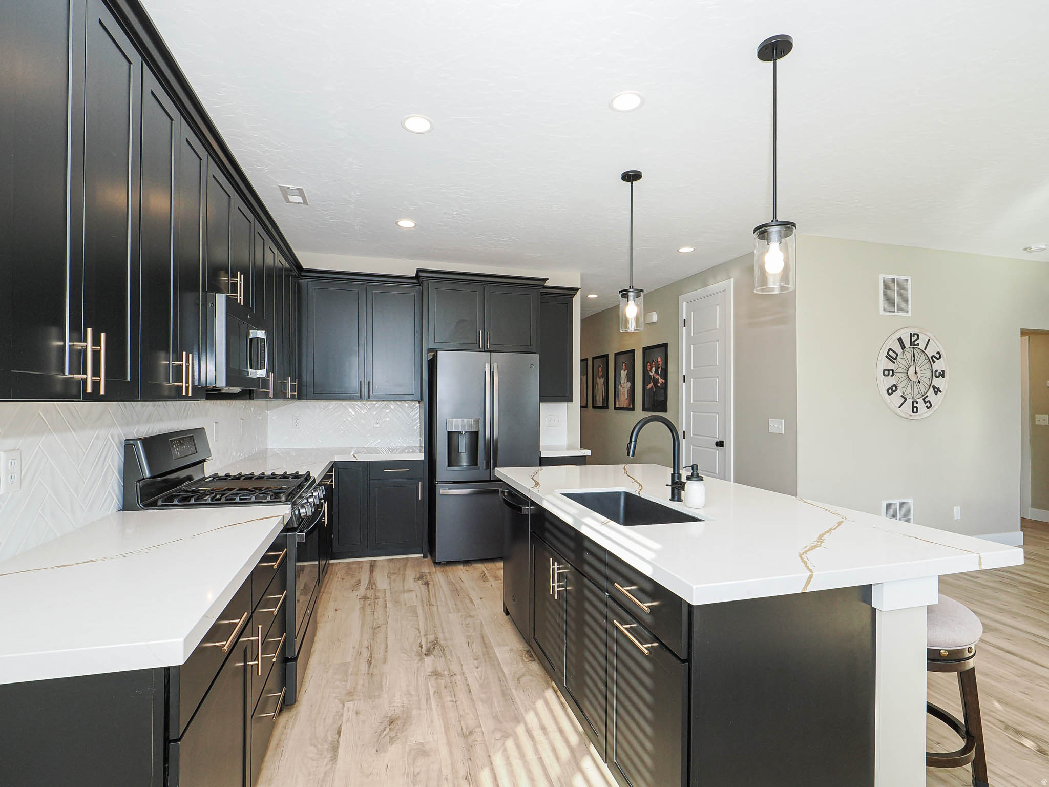 PACIFIC SPRINGS - Residential