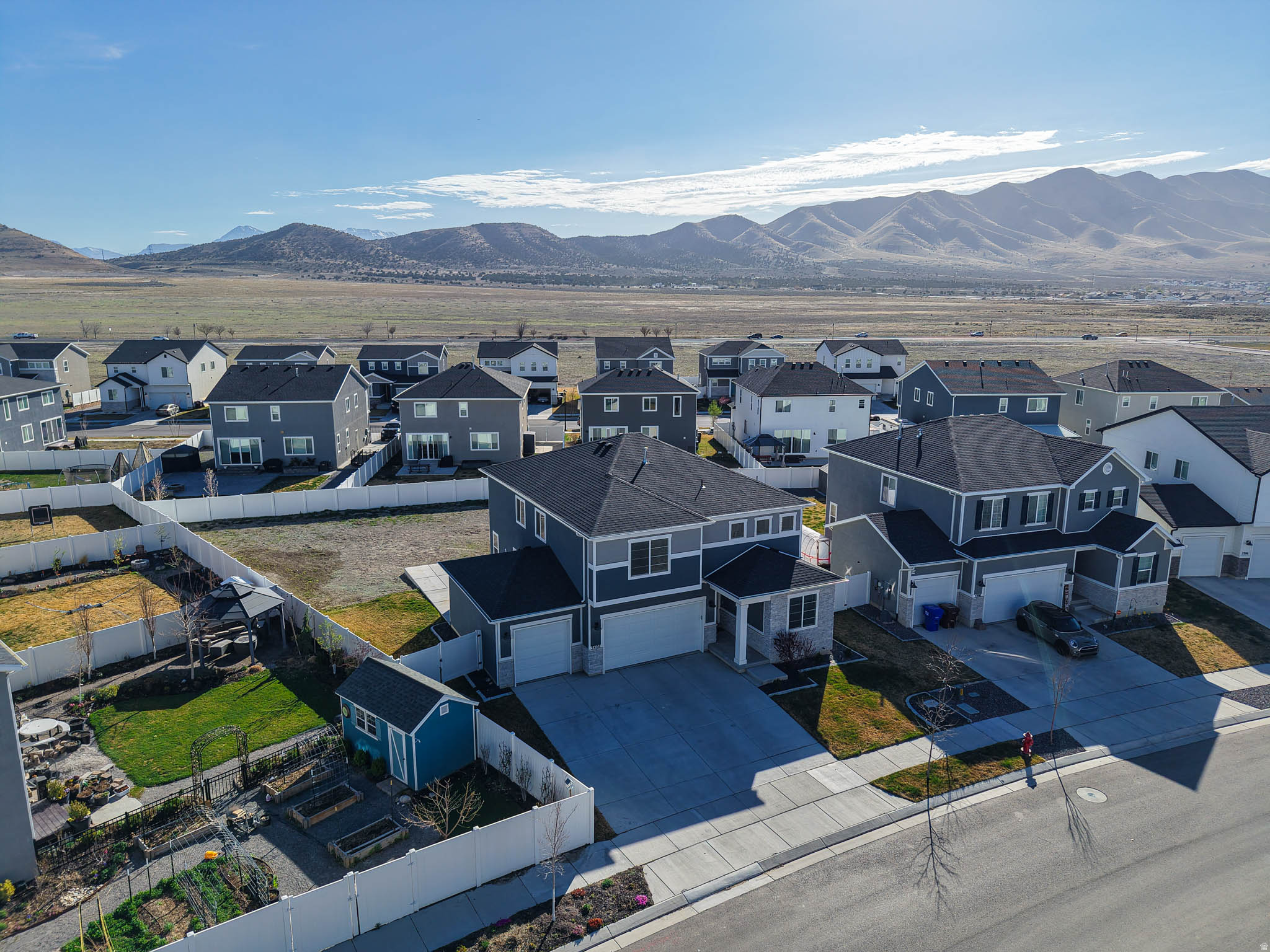 PACIFIC SPRINGS - Residential