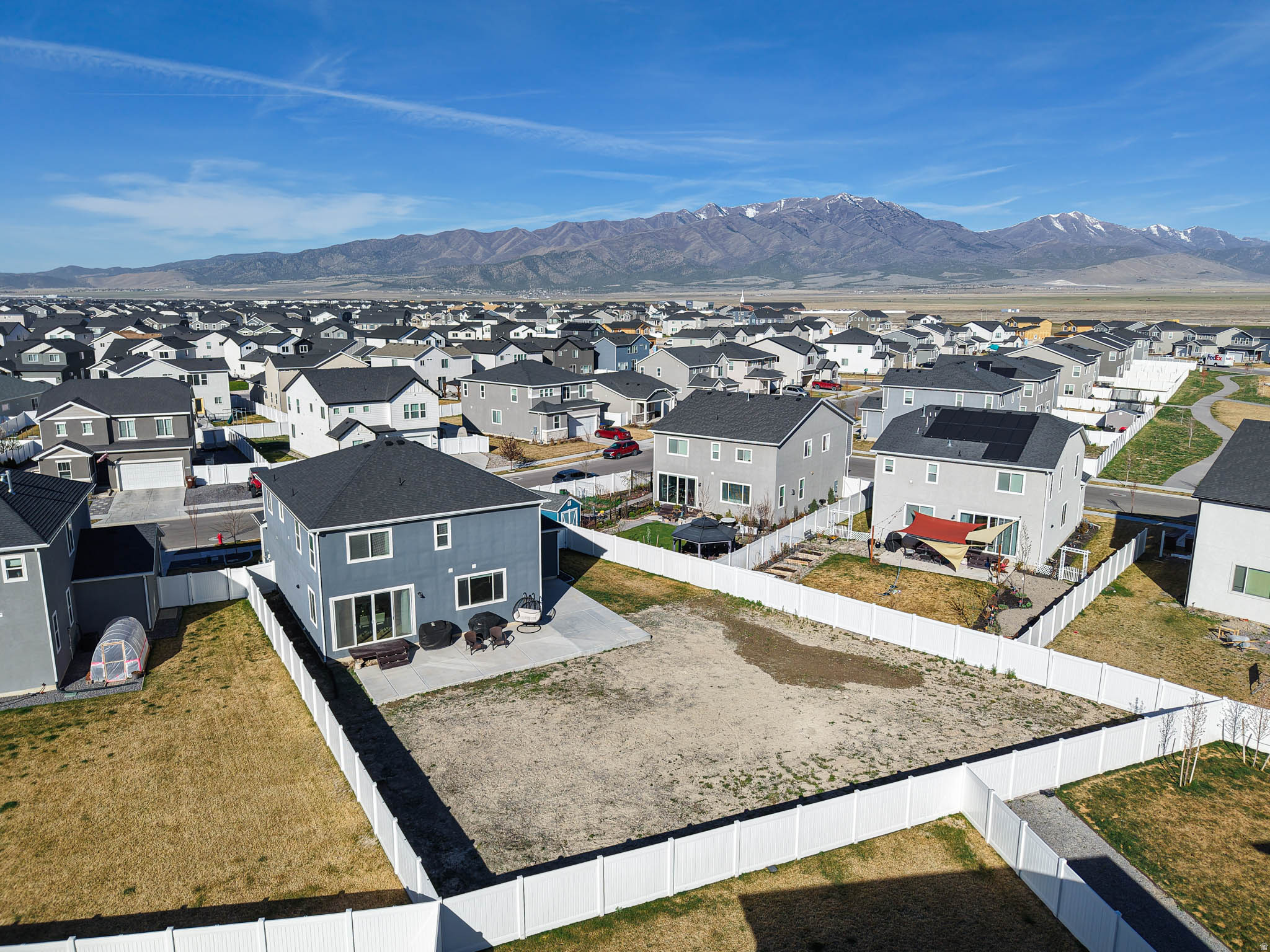 PACIFIC SPRINGS - Residential