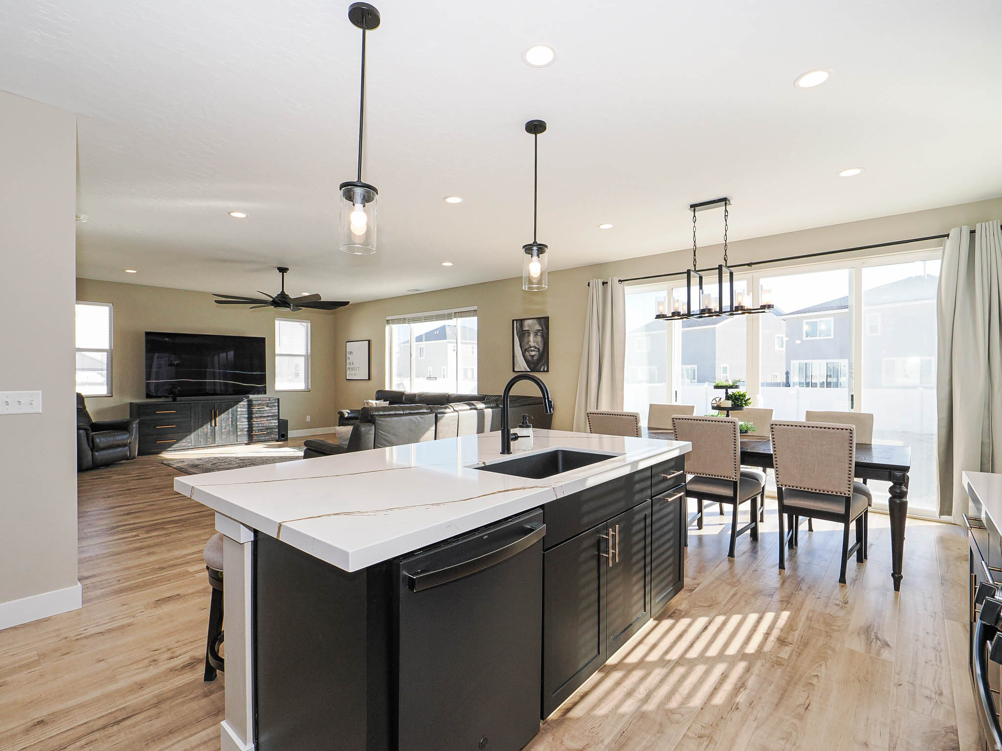 PACIFIC SPRINGS - Residential