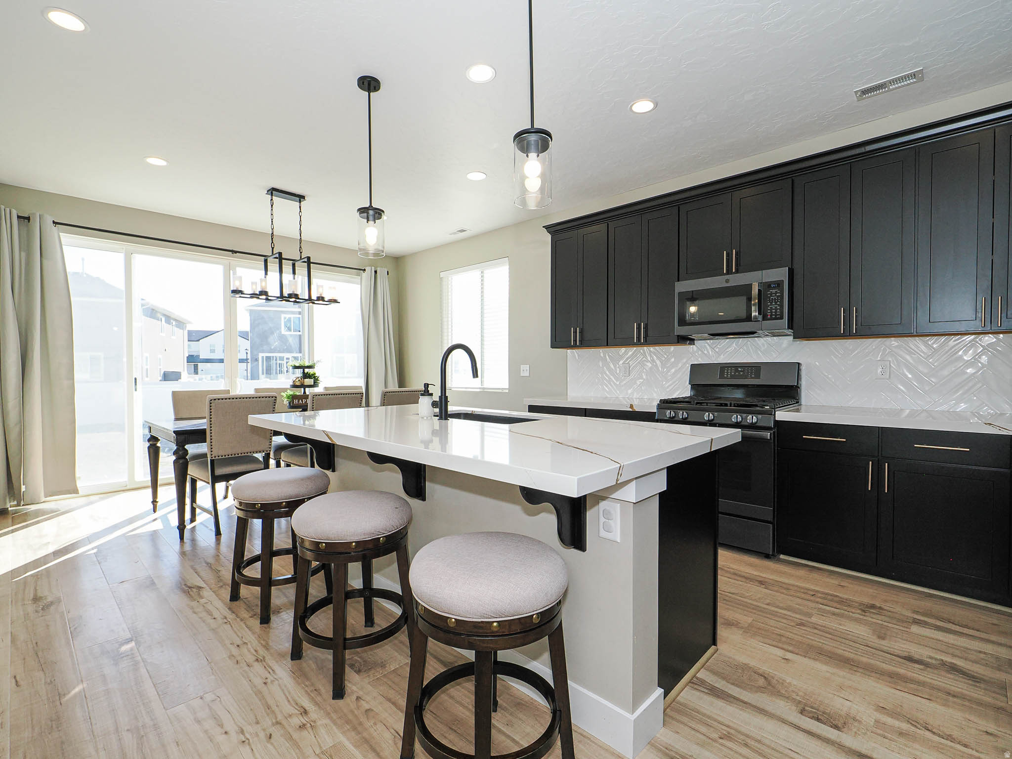 PACIFIC SPRINGS - Residential