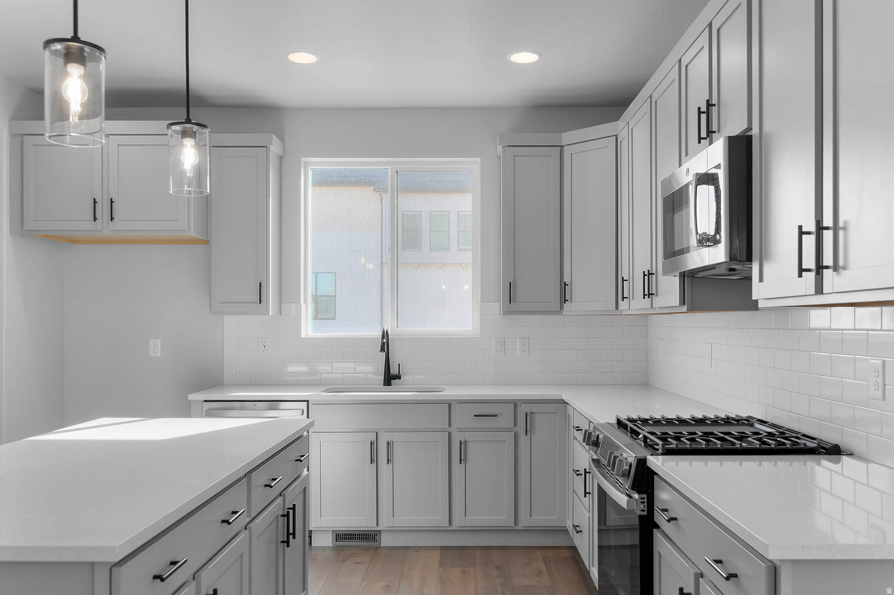 HOLBROOK SCANDIA COTTAGES 406B - Residential