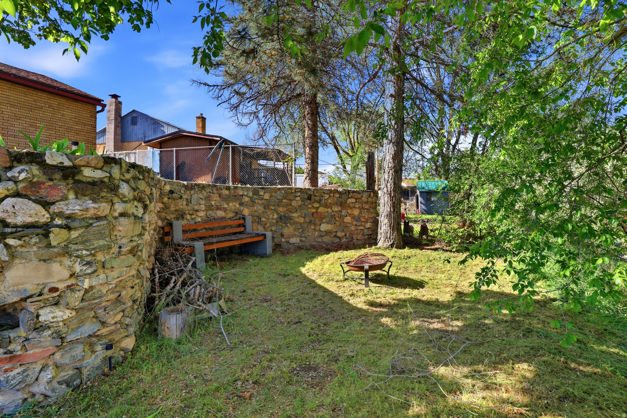 HAL-VERN - Residential