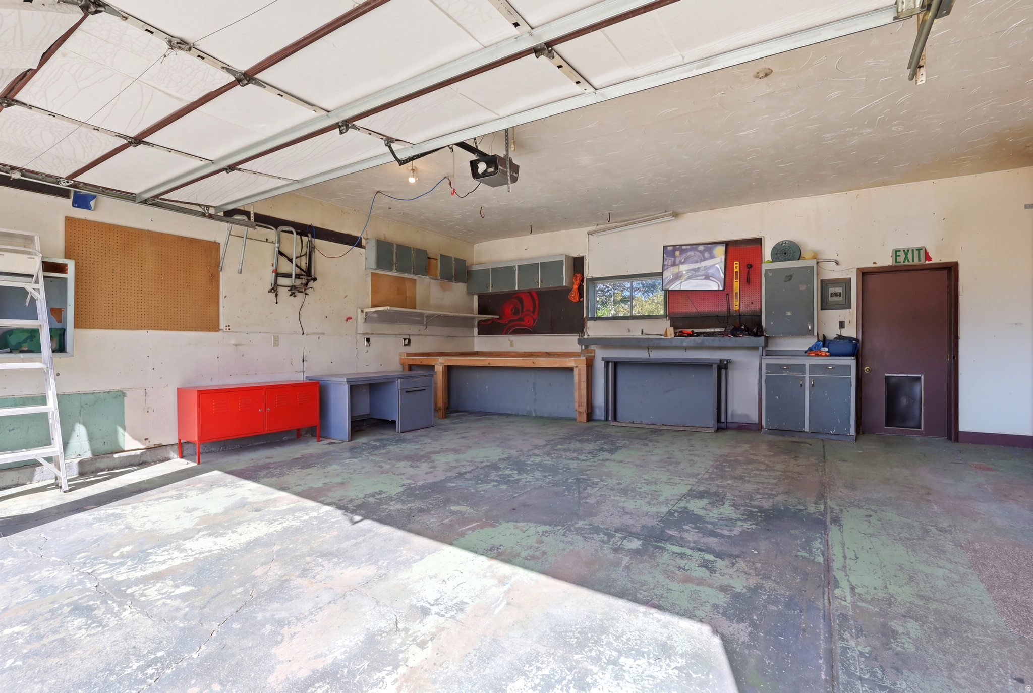 HAL-VERN - Residential