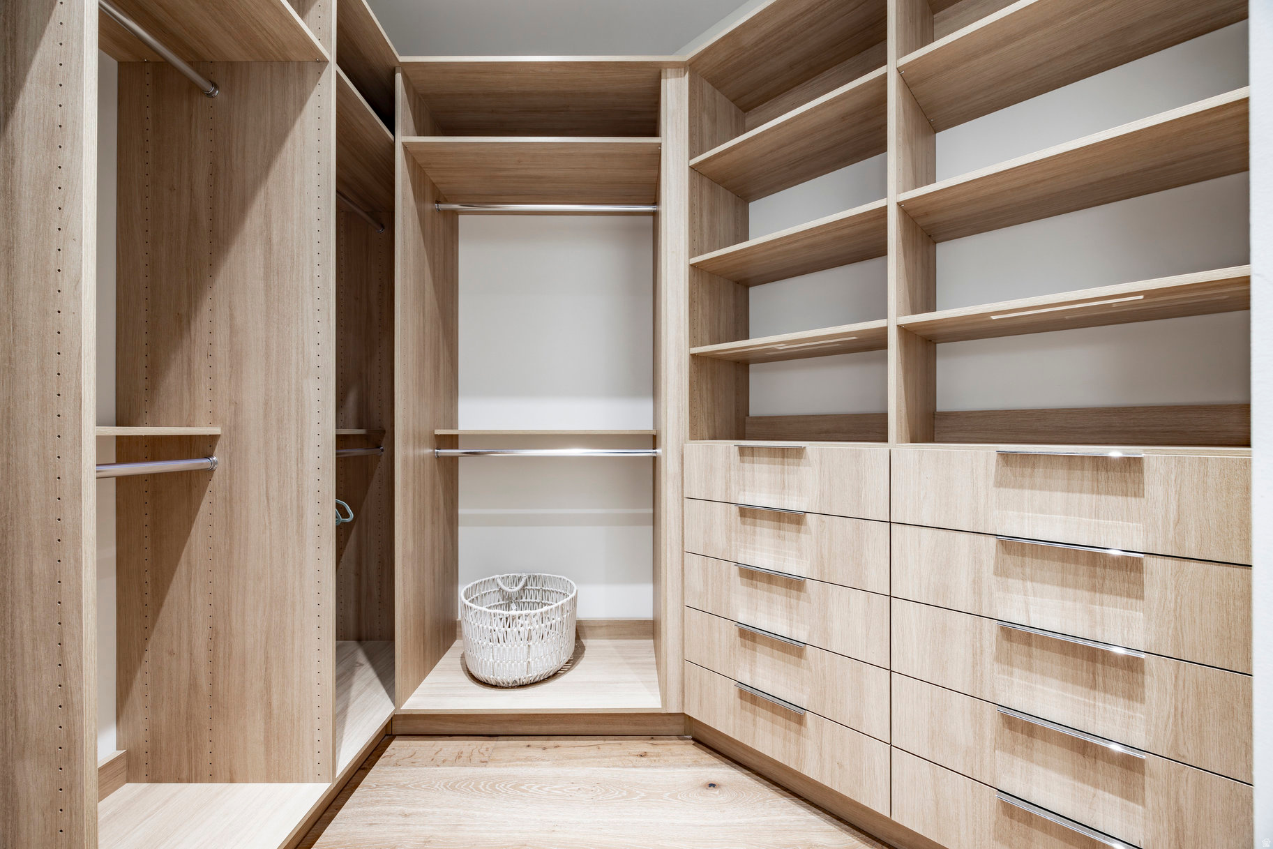 HOLLADAY HILLS - Residential