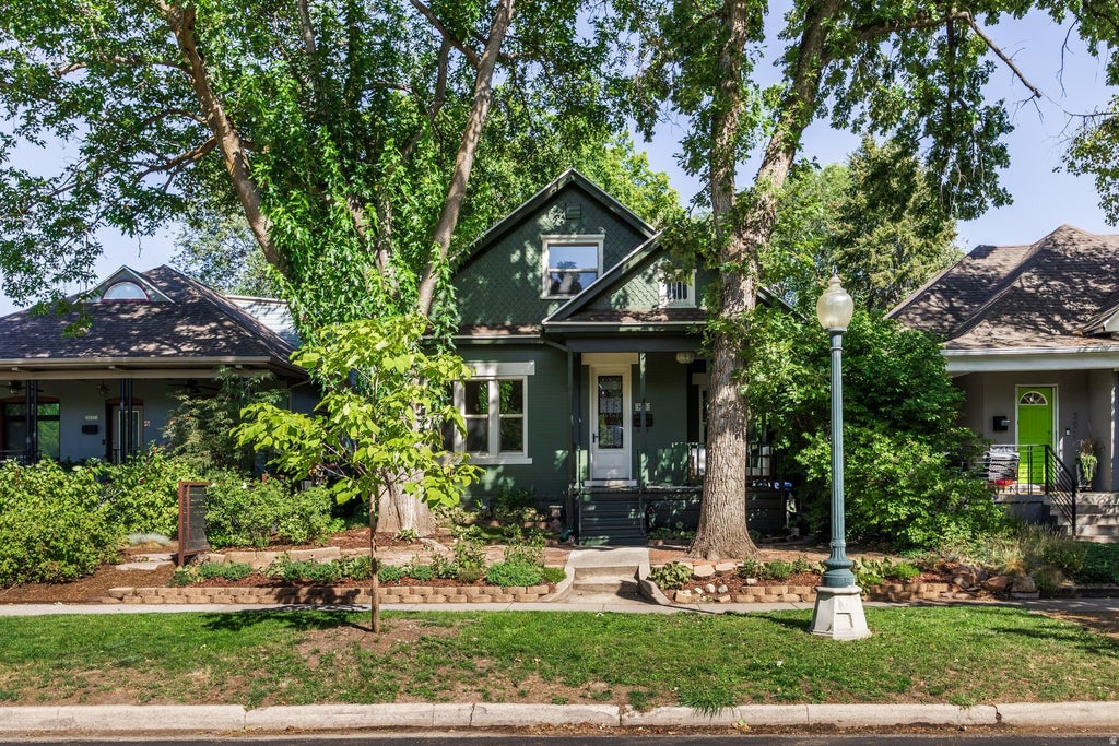 Photo of 995 S LAKE ST E, Salt Lake City, UT 84105 (MLS # 2184179)