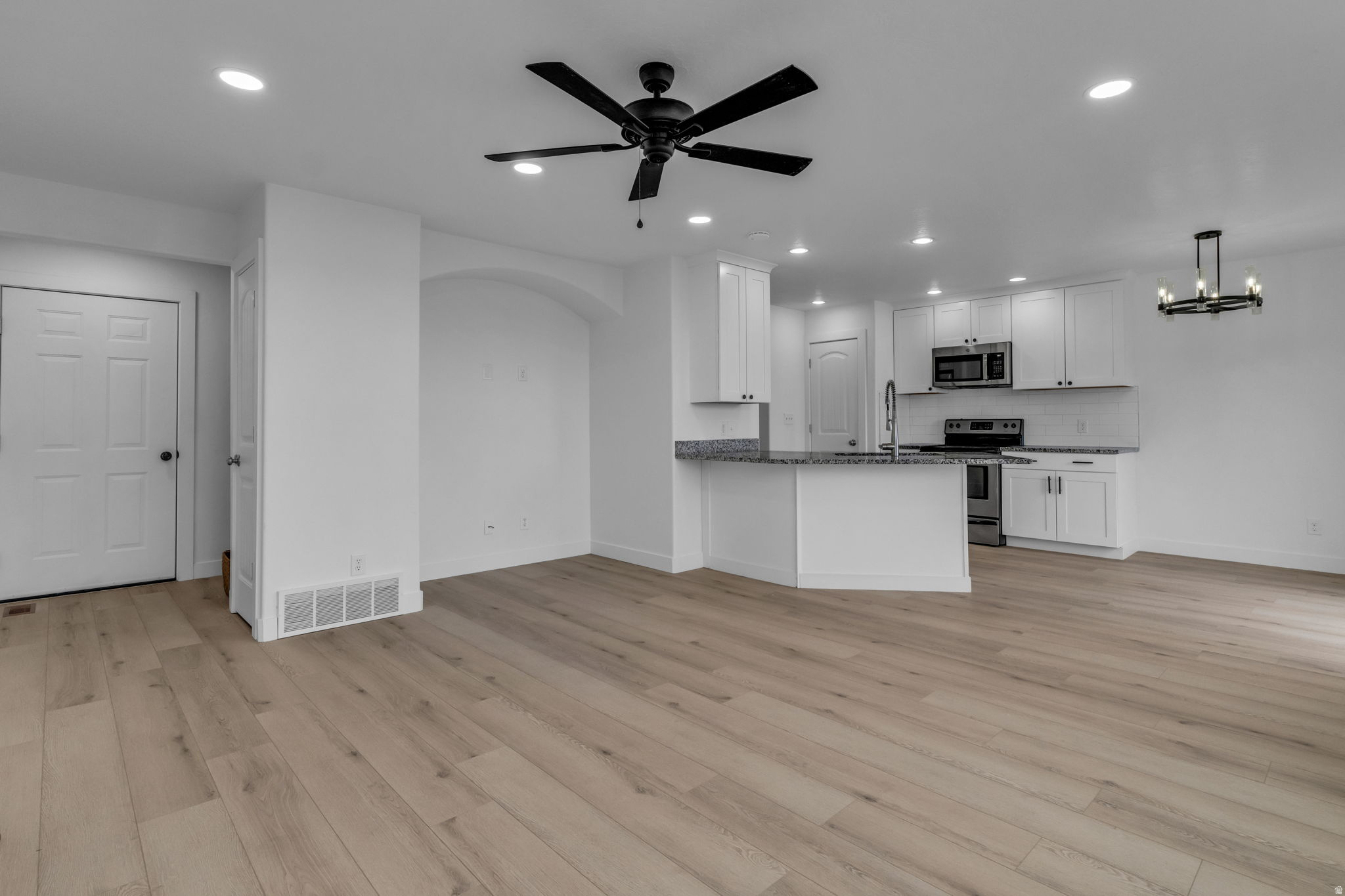 WHISPERING WILLOWS - Residential