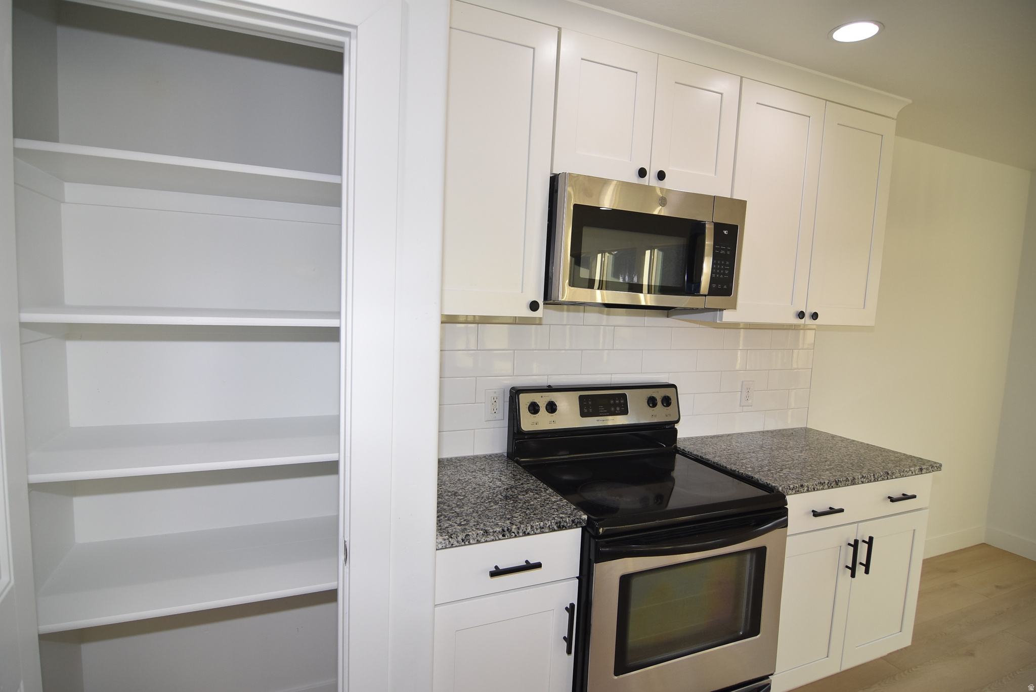 WHISPERING WILLOWS - Residential