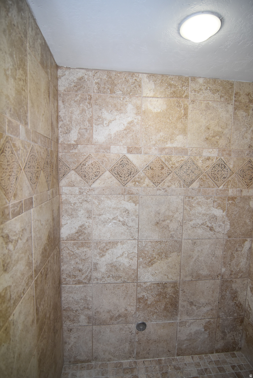 WHISPERING WILLOWS - Residential