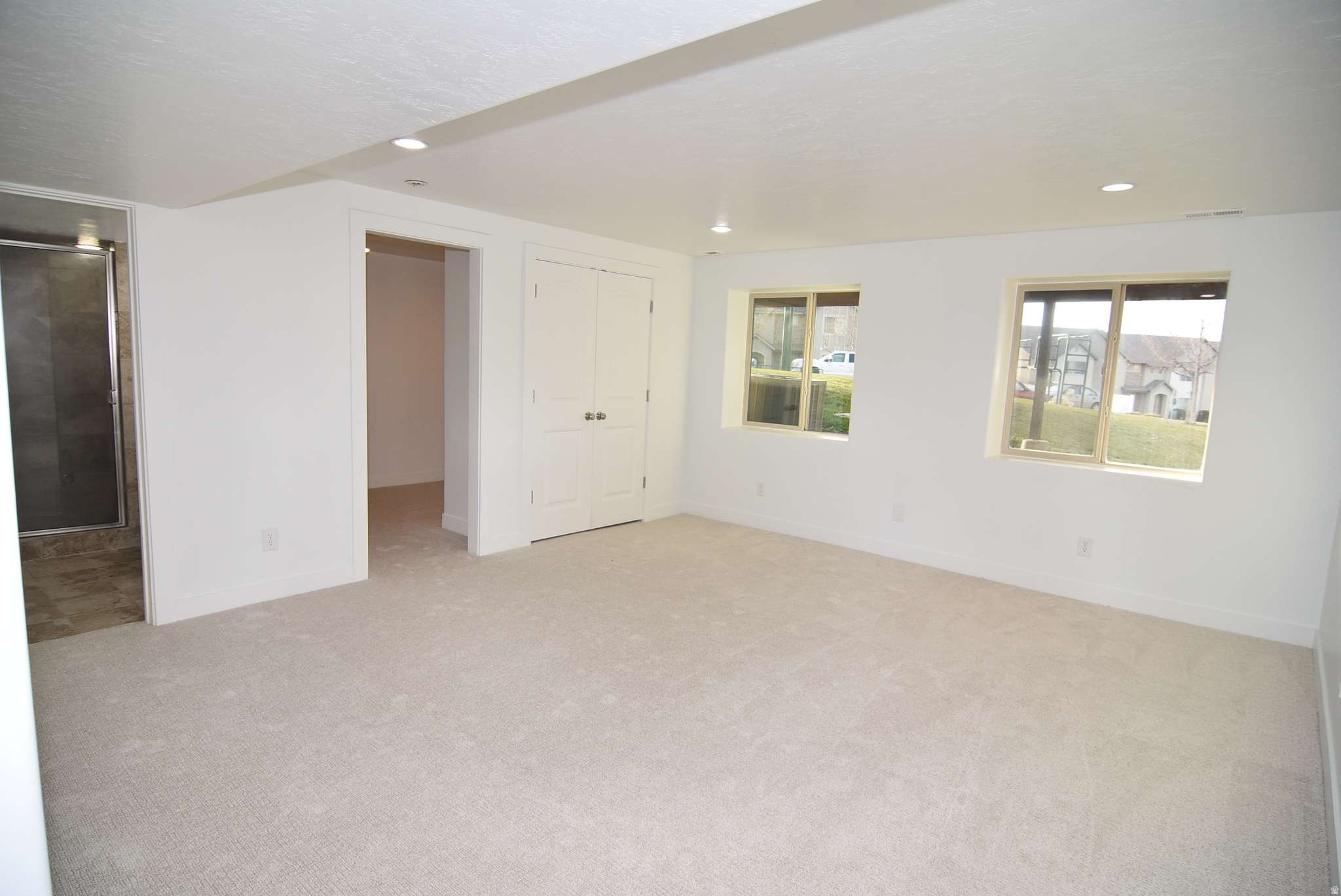 WHISPERING WILLOWS - Residential