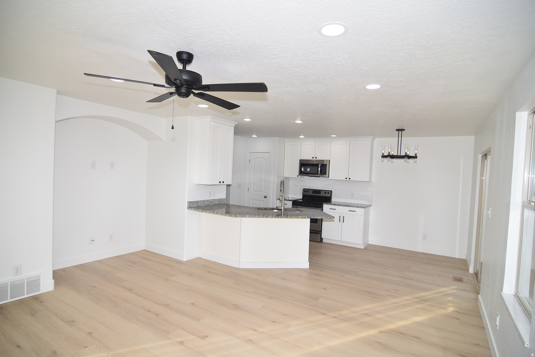 WHISPERING WILLOWS - Residential